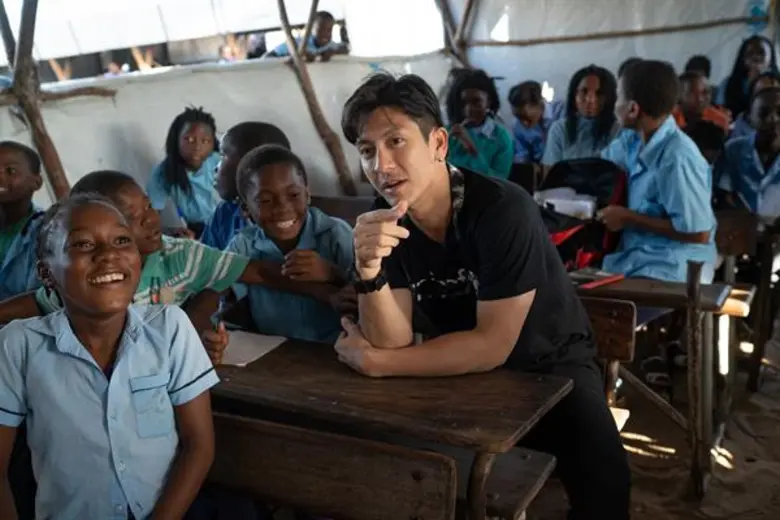 ยูนิเซฟจับมือ ติ๊ก เจษฎาภรณ์ ลงพื้นที่โมซัมบิก ให้กำลังใจเด็กที่ประสบภัยจากพายุไซโคลน ในโครงการ #ไทยช่วยภัยไซโคลน