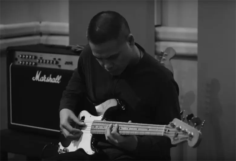 “สัญญา” จากชีวิตจริงบนเส้นทางรักและถนนดนตรีของ Siam Secret Service