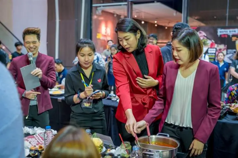 “ปิงปอง” VS “ณมน” ระเบิดพลังเคี้ยวแหลก ชิงแชมป์ “EAT WAR สงครามบัลลังก์กิน”