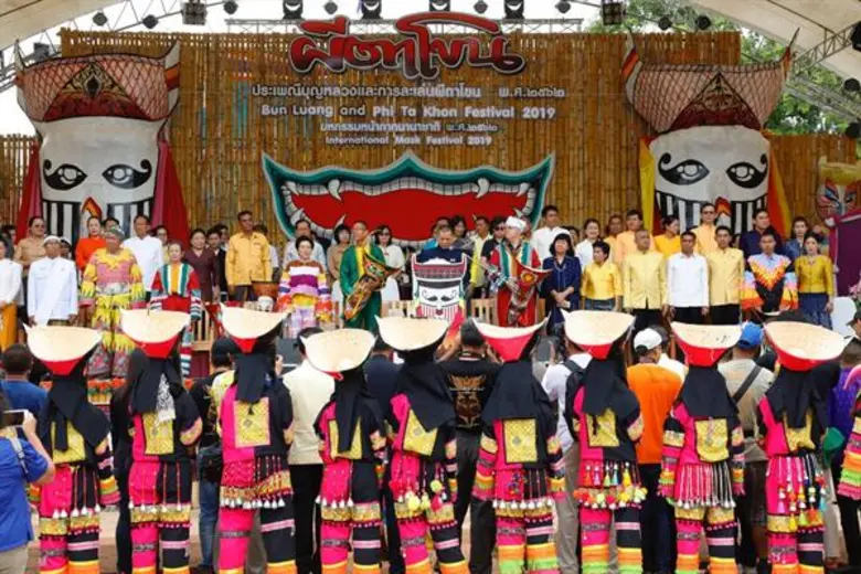 เลยคึกคัก รัฐบาล โดย วธ.ร่วมกับภาครัฐ เอกชน นานาชาติ เปิดงานประเพณีบุญหลวง และการละเล่นผีตาโขน มหกรรมหน้ากากนานาชาติประจำปี 2562