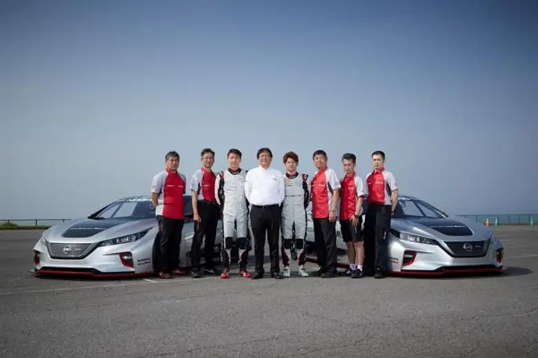 ปัจจุบันนิสสันเข้าร่วมแข่งขันฟอร์มูลา E (...