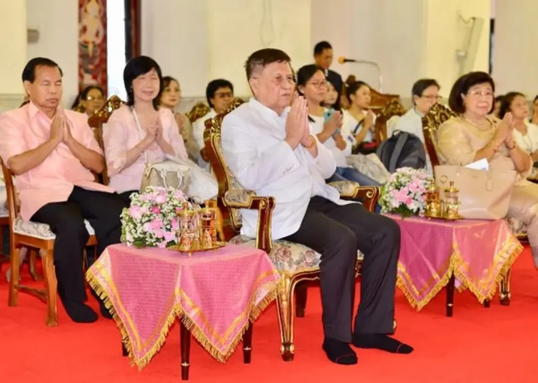 ที่ปรึกษาอธิการบดี ม.ศรีปทุม ทำบุญ "วันรำ...