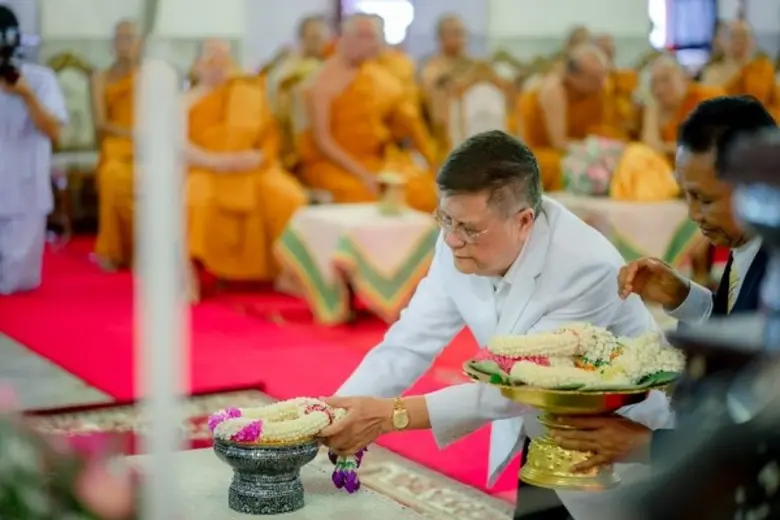 ม.ศรีปทุม ทำบุญ "วันรำลึกบูชาคุณ ปีที่๓๑" วัดมหาธาตุยุวราชรังสฤษฎิ์