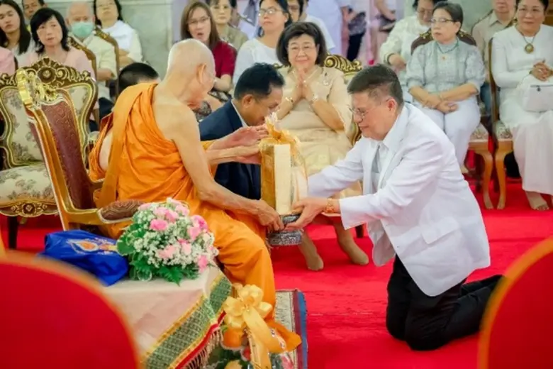 ม.ศรีปทุม ทำบุญ "วันรำลึกบูชาคุณ ปีที่๓๑" วัดมหาธาตุยุวราชรังสฤษฎิ์