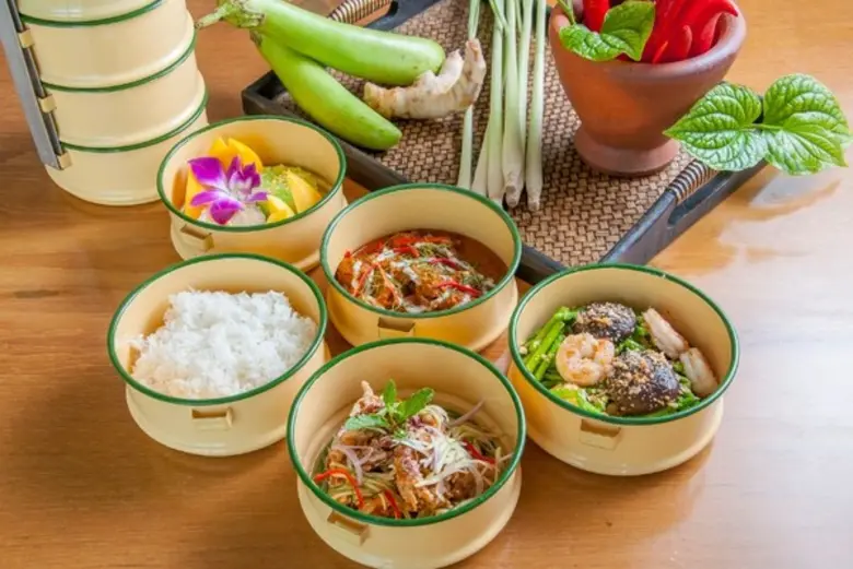 ห้องอาหารริเวอร์บาร์จ โรงแรมชาเทรียม ริเว...