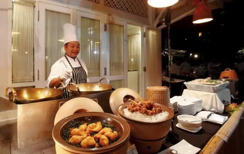 เลื่องชื่อด้านรสชาติอาหารไทยสูตรต้นตำรับ ...