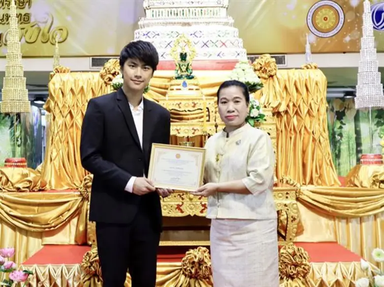 ถือเป็นคนรุ่นใหม่ที่น่าชื่นชมมากๆ สำหรับนักแสดงวัยร...