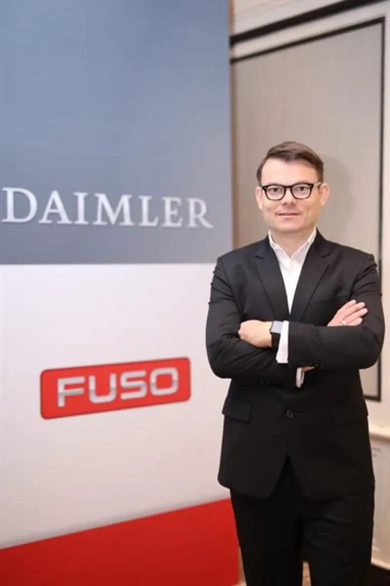 คุณซาช่า ริคาเน็ค ประธานเจ้าหน้าที่บริหาร...