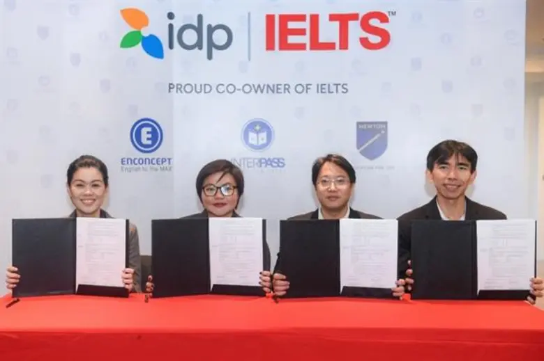 โรงเรียนสอนภาษาอังกฤษเอ็นคอนเส็ปท์ จัดพิธ...