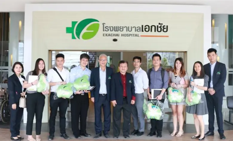 นายแพทย์อำนาจ เอื้ออารีมิตร กรรมการและผู้...