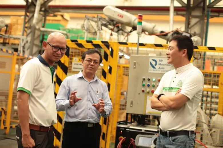 WECANFIX จับมือ TOKENSHOP นำทีมผู้บริหาร ศรีกรุงโบรคเกอร์ เยี่ยมชมโรงงานผลิตอะไหล่รถยนต์ เพื่อสร้างความมั่นใจในงานซ่อมของลูกค้า