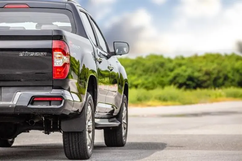 บริษัท เอสเอไอซี มอเตอร์ – ซีพี จำกัด และ...