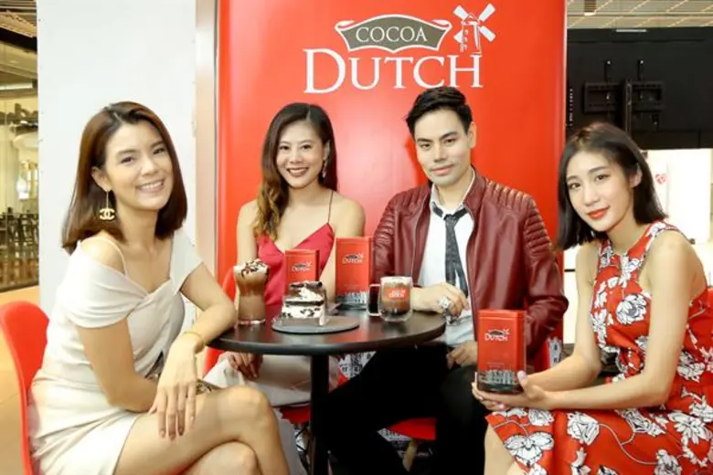 “เอสเธอร์-นาวินตาร์-หมอผิง” ชวนคอโกโก้อร่อยได้ประโยชน์กับ โกโก้ดัทช์ 3 คุณประโยชน์ กับสูตรช่วยเรื่อง “ความจำ-ความอ่อนเยาว์-ความผ่อนคลาย” ที่ “โกโก้ ดัทช์ คาเฟ่”