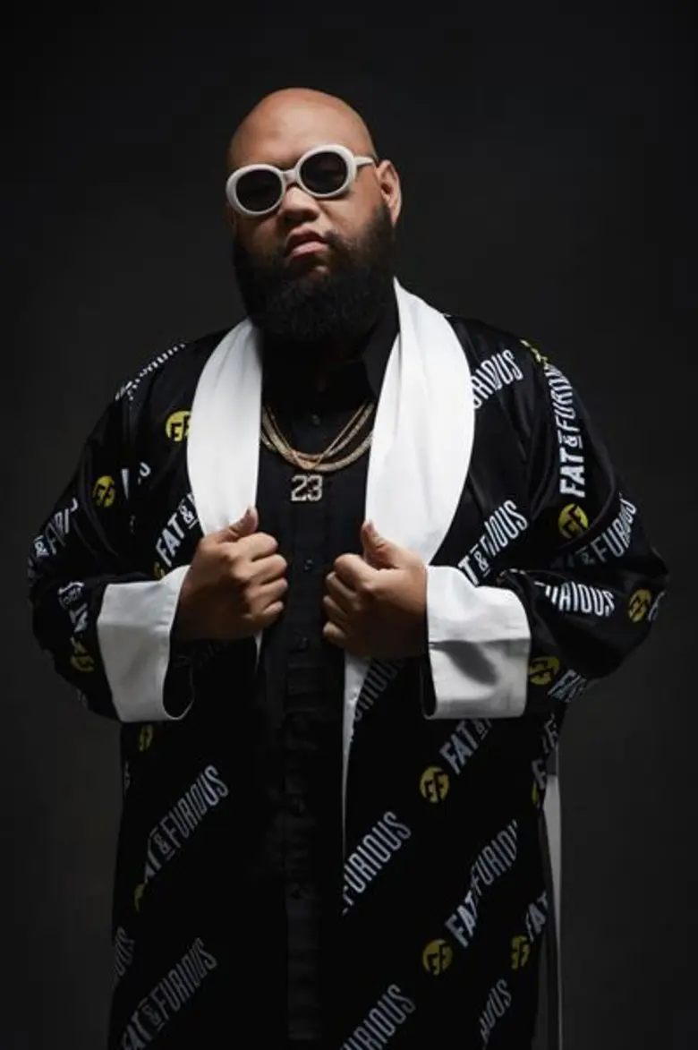 เรียกได้ว่าเป็นศิลปินที่ช่วงนี้ฟิตสุด ๆ เ...