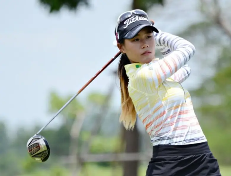 ชมพัช พงศ์ธนารักษ์ วัย 22 ปีจากกาฬสินธุ์ ...