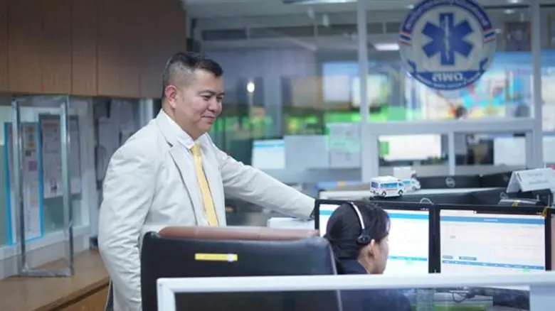 สพฉ.จัดทำโครงการเฉลิมพระเกียรติในหลวงรัชกาลที่ 10 เน้นย้ำให้คนไทยมีสุขภาพดี จัดโครงการสอนประชาชนให้ตระหนักรู้เรื่องการแพทย์ฉุกเฉิน