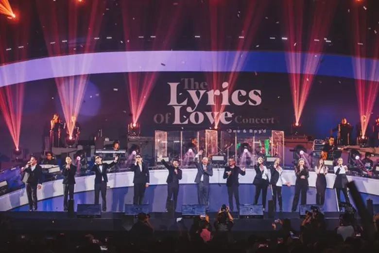 อลังการงานมิวสิคสมรสหมู่ครั้งประวัติศาสตร์ “The Lyrics Of Love : Greatest Hits Of Dee Boyd”