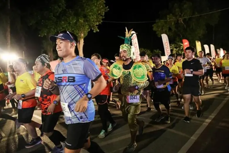 ภาพข่าว: “ประจวบคีรีรัน ปีที่ 3” งานวิ่งที่เป็นสับปะรดที่สุดโดยทิปโก้ เนืองแน่นอ่าวมะนาวด้วยนักวิ่งปอดเหล็ก กว่า 4,000 ชีวิต