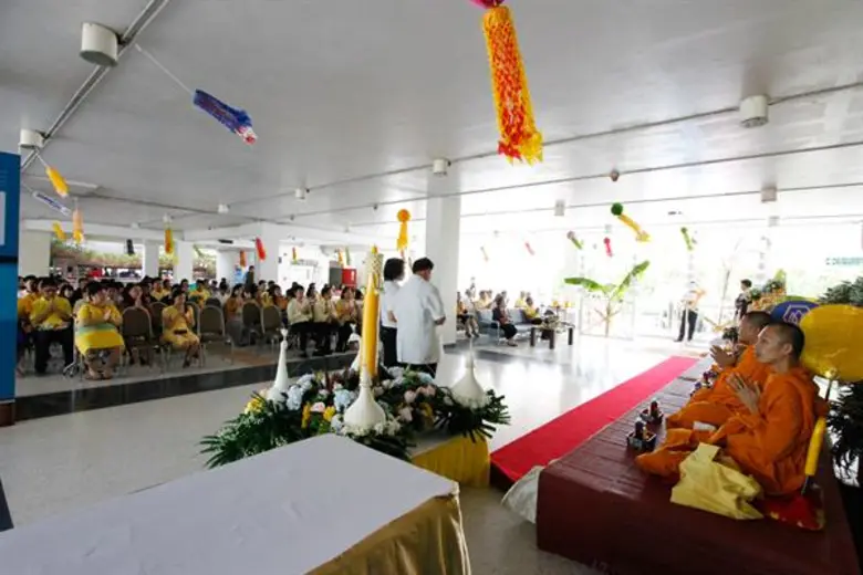 ม.ศรีปทุม ชลบุรี ร่วมสืบสานประเพณีหล่อเทียนจำนำพรรษา ประจำปี 2562