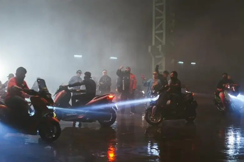 1 วัน 1 ล้านอีกแล้ว!! “ฟักกลิ้ง ฮีโร่” ปล่อยเพลงใหม่ล่าสุด “ยันเช้า” โดนใจวัยรุ่นขึ้นแท่นเพลงมาแรงมากที่สุด