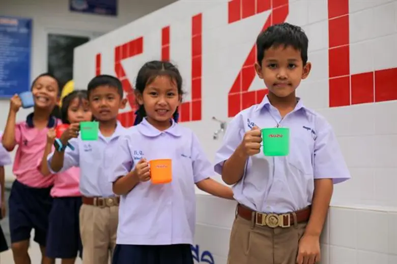 อีซูซุร่วมแก้ไขปัญหาน้ำ ณ โรงเรียนบ้านก้อจัดสรร อ.ลี้ จังหวัดลำพูน ส่งมอบโครงการ “อีซูซุให้น้ำ...เพื่อชีวิต” แห่งที่ 34