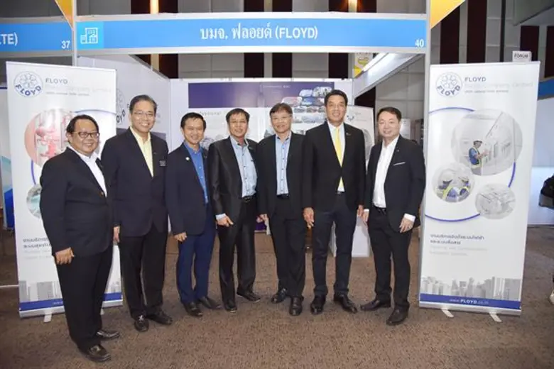 นายทศพร จิตตวีระ (ที่ 4 จากซ้าย) กรรมการผ...