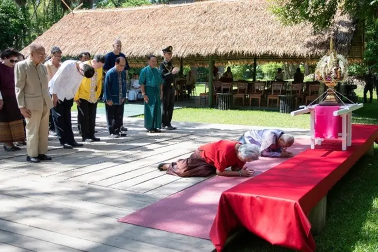 มูลนิธิแม่ฟ้าหลวงฯ จัดพิธี “ถวายขันดอกแม่ฟ้าหลวง” เพื่อน้อมรำลึกถึง 24 ปี แห่งการสวรรคตของ “สมเด็จย่า”
