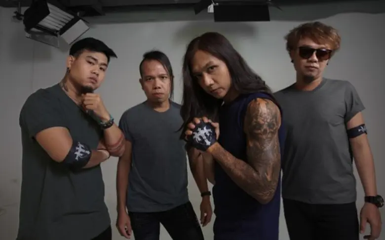 "HITO" ศิลปินวงร็อค สุดแนว จากค่าย "A Pla...