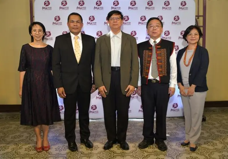 รองศาสตราจารย์ บุญสนอง รัตนสุทรากุล รักษา...