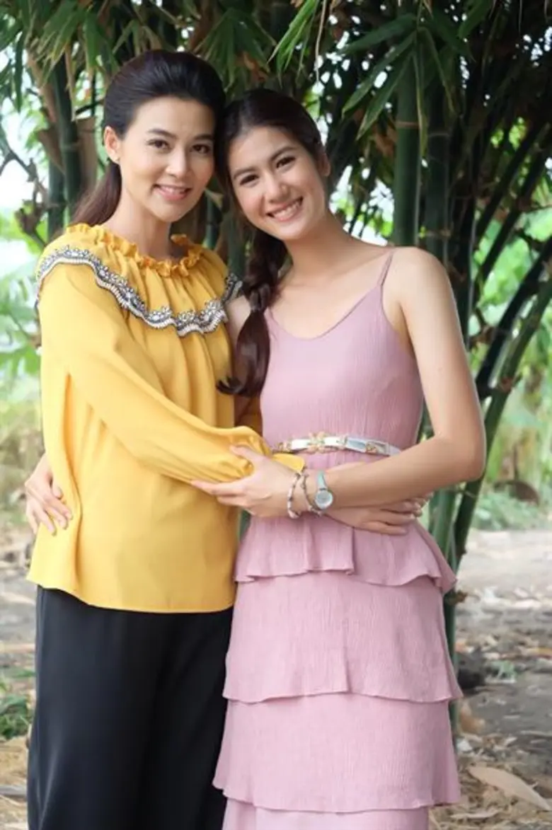 “พิ้งค์พลอย” เสิร์ฟโรแมนติก คอมเมดี้ จับคู่ “บอม” ครั้งแรก ใน “มาดามบ้านนา”