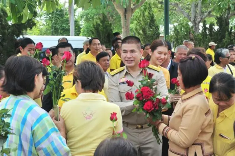 ร้อยเอกธรรมนัส พรหมเผ่า รัฐมนตรีช่วยว่ากา...