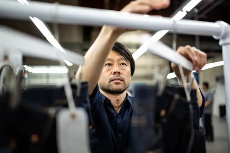 ฟาสต์ รีเทลลิ่ง ต้อนรับสื่อมวลชนจากทั่วโลกเข้าเยี่ยมชมศูนย์นวัตกรรมยีนส์ในแอลเอ เตรียมใช้เทคโนโลยีใหม่ผลิตยีนส์ทั้งหมดของกลุ่มฯ ตั้งแต่ปี 2563 เป็นต้นไป เพื่อช่วยลดภาระต่อสิ่งแวดล้อม