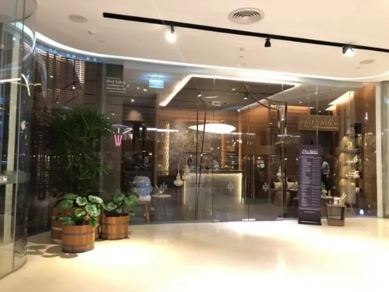 ศูนย์การค้า Central Embassy ร่วมแสดงความย...