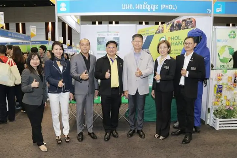 คุณบุญชัย สุวรรณวุฒิวัฒน์ (ที่ 3 จากขวา) ...