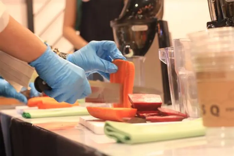 SQ Squeeze เพื่อนสายเฮลตี้ ชวนเป่าเป้ Masterchef Thailand ร่วมทำ Workshop เครื่องดื่มน้ำผักผลไม้สกัดเย็น