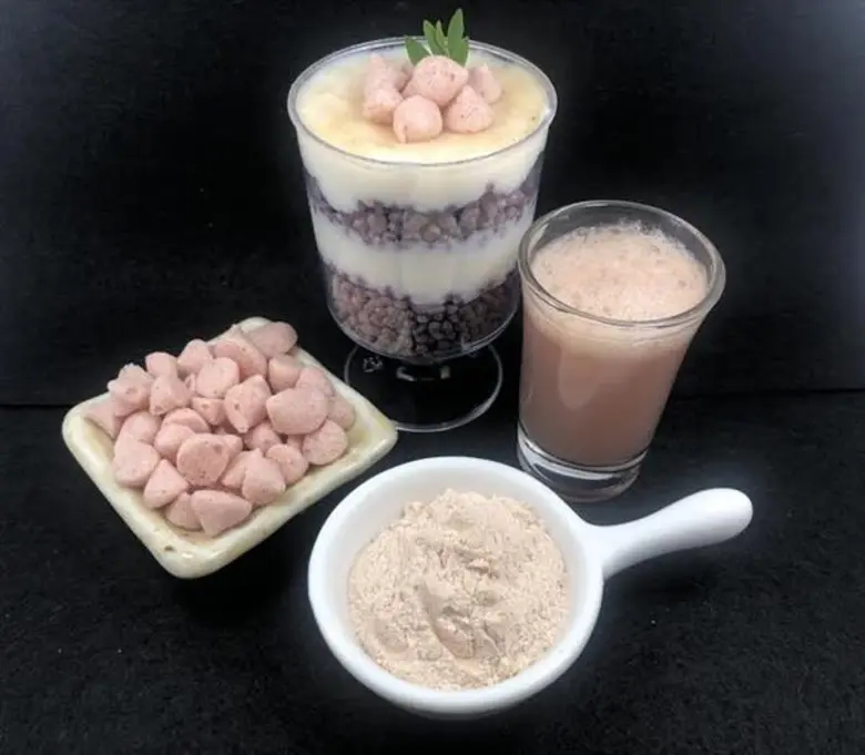 นักศึกษา วิทยาศาสตร์ฯ มธ. เปิดผลงาน “มังคุดโยเกิร์ตอบกรอบ” ครั้งแรกงานวิจัยแปลงมังคุดไทยสู่ “ฟังก์ชันนัลฟู้ดส์” อุดมคุณค่า รับเทรนด์รักสุขภาพทั่วโลก