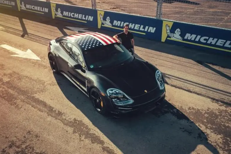 ปอร์เช่ ไทคานน์ (Taycan) ปรากฎโฉมระหว่างการแข่งขัน Formula E