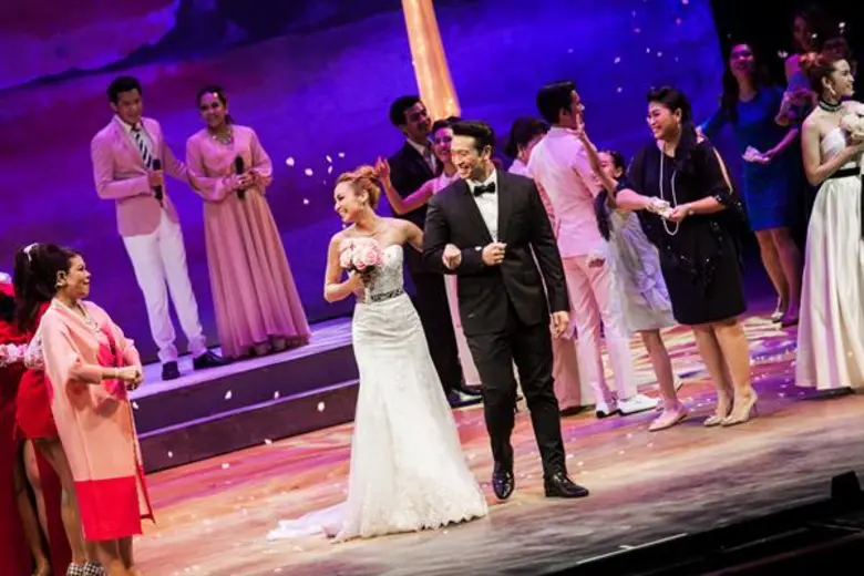 จากประสบการณ์ที่คร่ำวอดในแวดวงละครเวทีเมื...