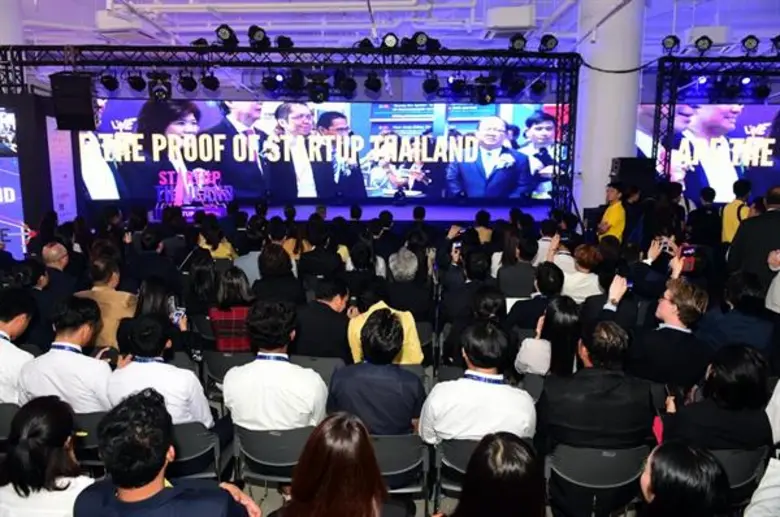 รมว.อุดมศึกษาฯ ชมบูธซีพีเอฟ ในงาน STARTUP THAILAND 2019