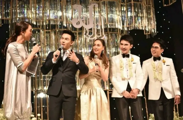 เหล่าดาราตบเท้าร่วมยินดีพิธีวิวาห์สุดอบอุ่น ระหว่าง ผศ.นพ. มาศ ไม้ประเสริฐ และคุณพีระยุทธ มั่งคั่ง