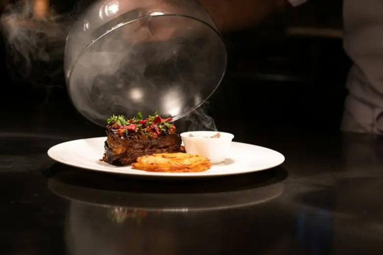 เราขอเชิญคุณมาลิ้มลองเมนูรมควันหลากหลายสไ...