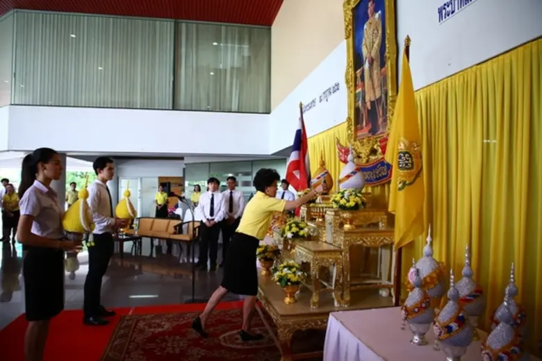ม.ศรีปทุม จัดพิธีถวายพระพรชัยมงคลวันเฉลิมพระชนมพรรษา พระบาทสมเด็จพระเจ้าอยู่หัว รัชกาลที่ 10