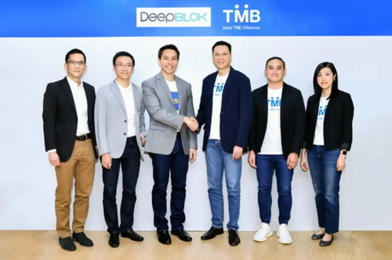 นายเสนธิป ศรีไพพรรณ (ที่สามจากขวา) ประธาน...