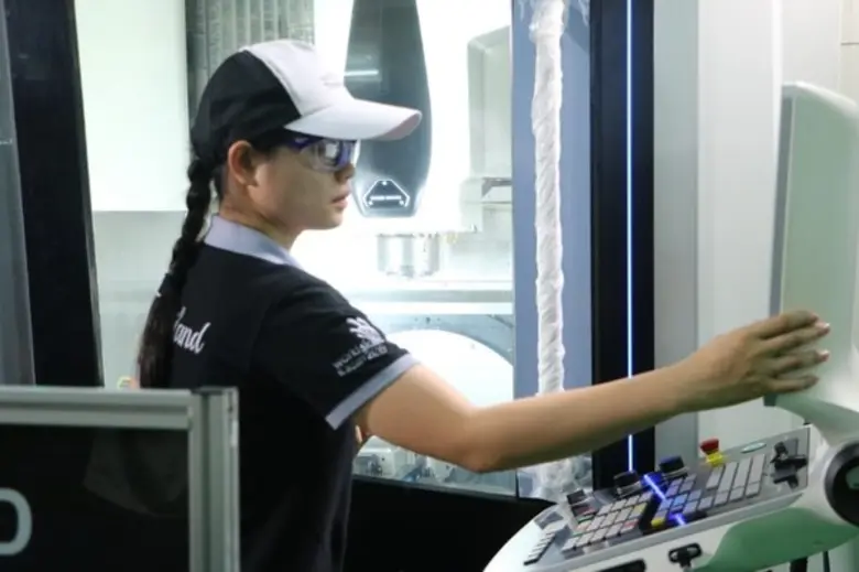 นายสุชาติ พรชัยวิเศษกุล อธิบดีกรมพัฒนาฝีม...