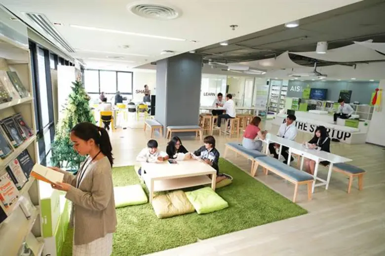 AIS Knowledge Station รับพระราชทานเกียรติบัตร “รางวัลห้องสมุดเฉพาะดีเด่น” ประจำปี 2561 จากสมาคมห้องสมุดแห่งประเทศไทย