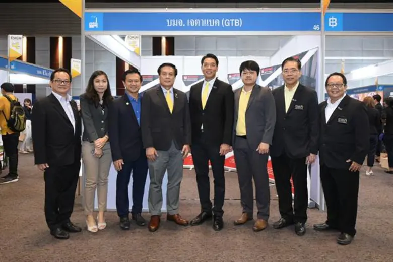 นายประจินต์ คงสาคร ผู้ช่วยกรรมการผู้จัดการใหญ่ และท...