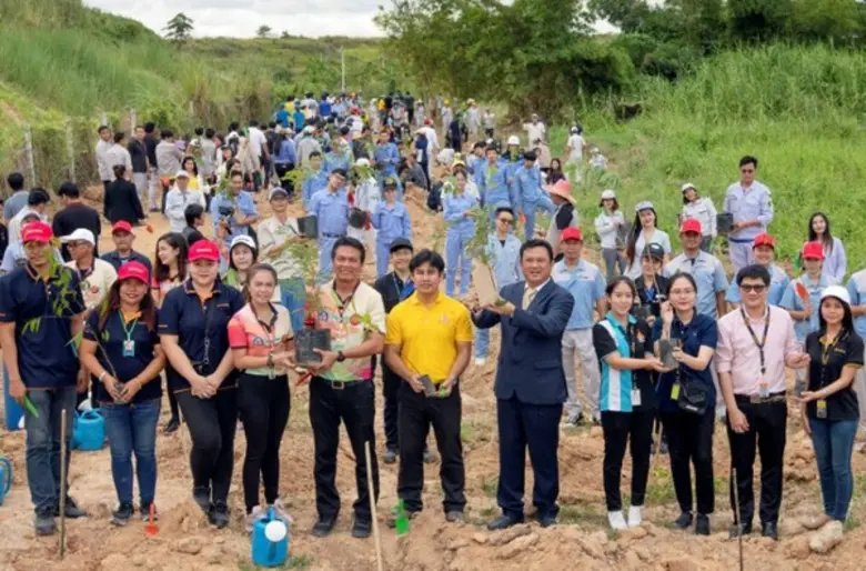 นายวิบูลย์ กรมดิษฐ์ กรรมการบริหารและประธา...