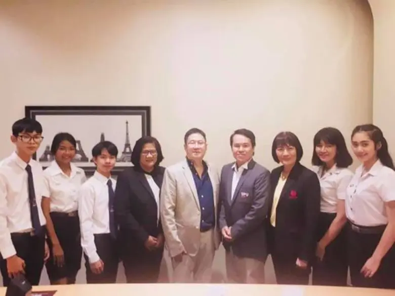 คณะนิเทศศาสตร์ ม.ศรีปทุม จับมือ บริษัท อิ...