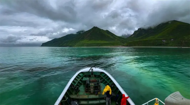 ยูจีน แคสเปอร์สกี้ ร่วมกับทีมนักสิ่งแวดล้...