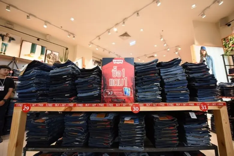 ลีวายส์(R) คุ้ม จัด หนัก ซื้อ 1 แถม 1 ซื้อเท่าไหร่แถมให้เท่านั้น พร้อมแจกโชคลุ้นซุปเปอร์ซูม Huawei P30 Pro จำนวน 20 เครื่อง